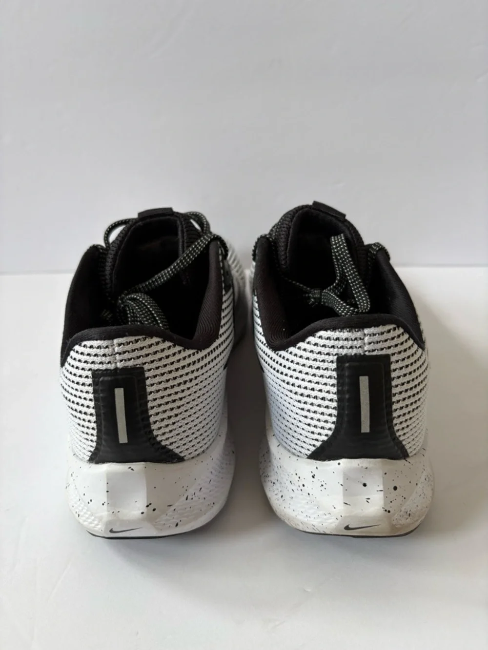 Nike Pegasus‎ 10.5 Black/White Women's Running Shoe DV3854-004 Athletic Sneakers